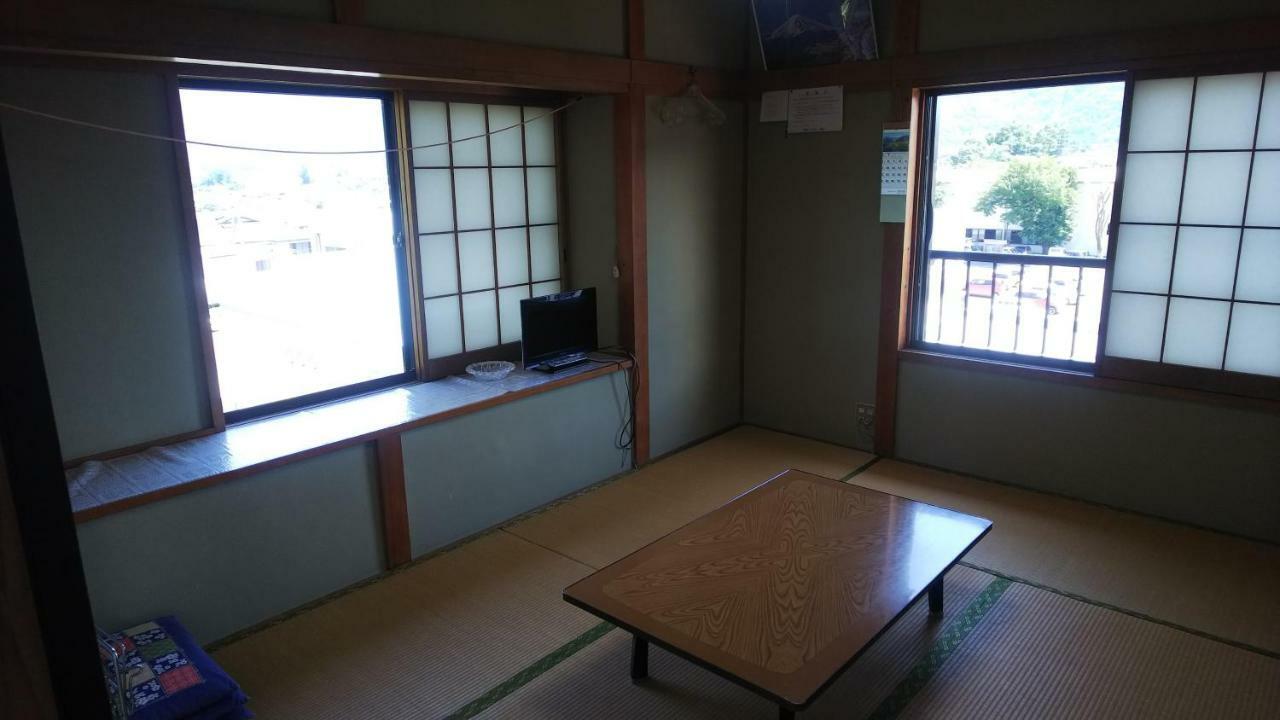 Minshuku Iwaki Hotell Fujikawaguchiko Exteriör bild